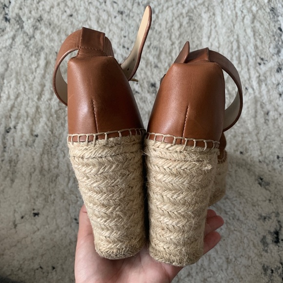 MARC FISHER WEDGE SANDALS - Picture 7 of 9